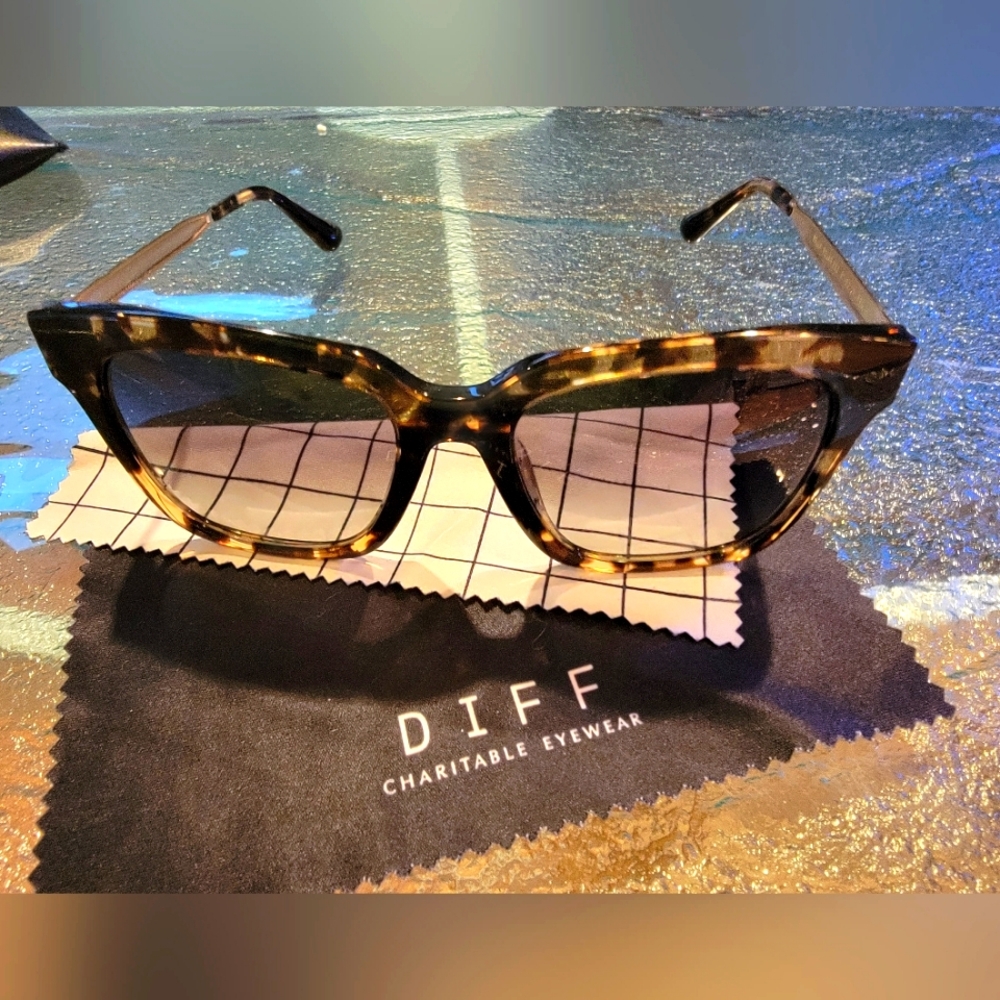 DIFF Polarized Bella sunglasses-never worn!